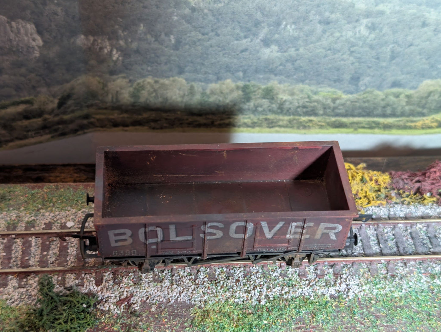 Hornby R136 - Large Steel Mineral wagon Bolsover (Heavy Weathering)