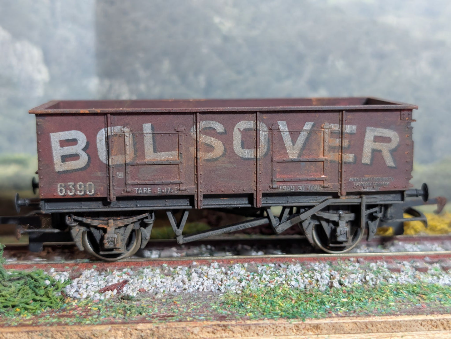 Hornby R136 - Large Steel Mineral wagon Bolsover (Heavy Weathering)