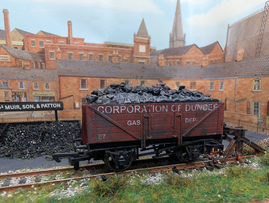 Dapol B515 5 plank wagon Corproration of Dundee (Heavy Weathering)