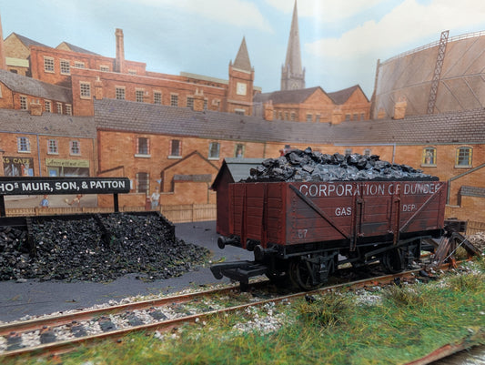 Dapol B515 5 plank wagon Corproration of Dundee (Heavy Weathering)