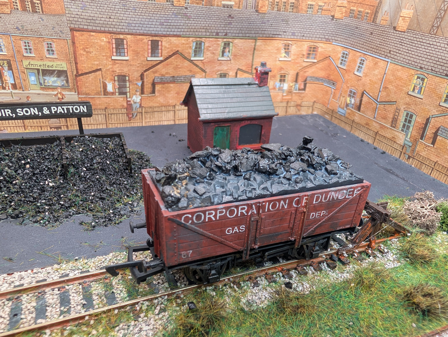 Dapol B515 5 plank wagon Corproration of Dundee (Heavy Weathering)